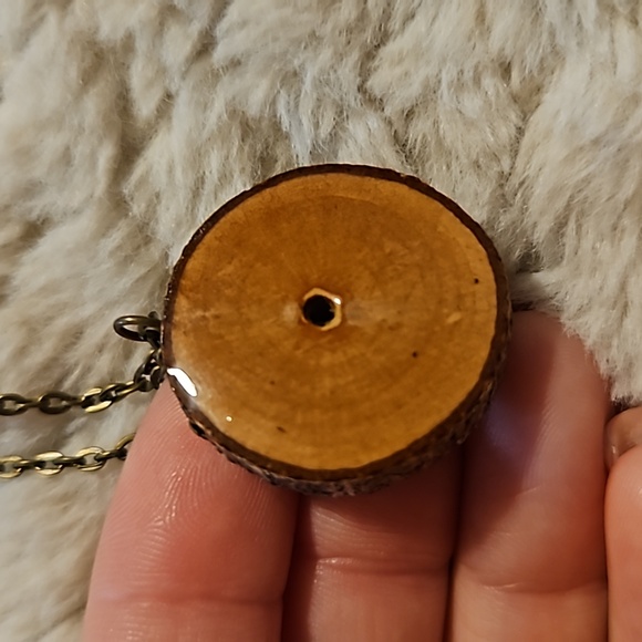 #0080 Wood pendant necklace - Picture 2 of 5